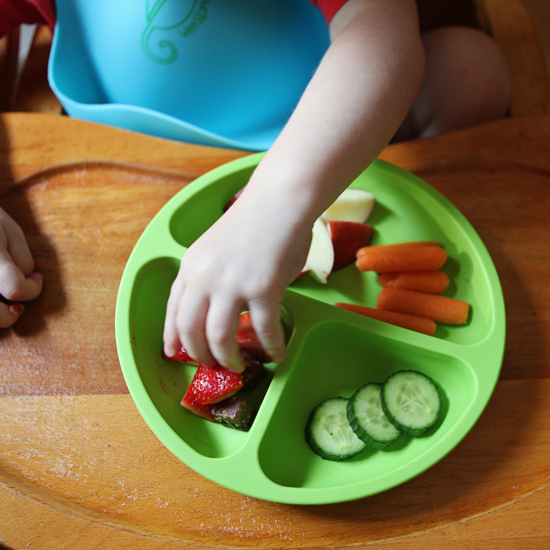 WeeSprout Divided Bamboo Plates for Kids, Kids Plates Made with Food Grade Natural Bamboo, Divided Design for Picky Eaters, Kid-Sized Reusable